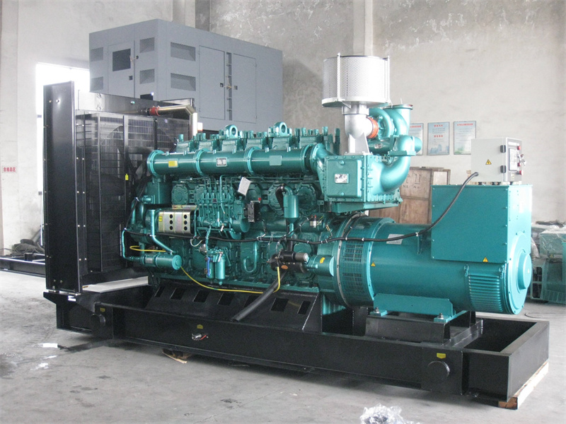 丘北200KW 柴油发电机的油耗是多少？