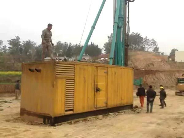 丘北如何判断水冷式机油散热器密封件是否需要更换？